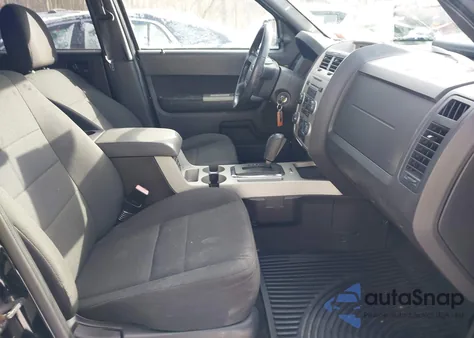 2010 Ford Escape Xlt from USA, damaged, VIN 1FMCU9DG1AKA64353